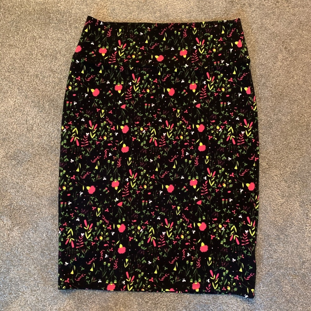 LuLaRoe Cassie Medium pencil skirt